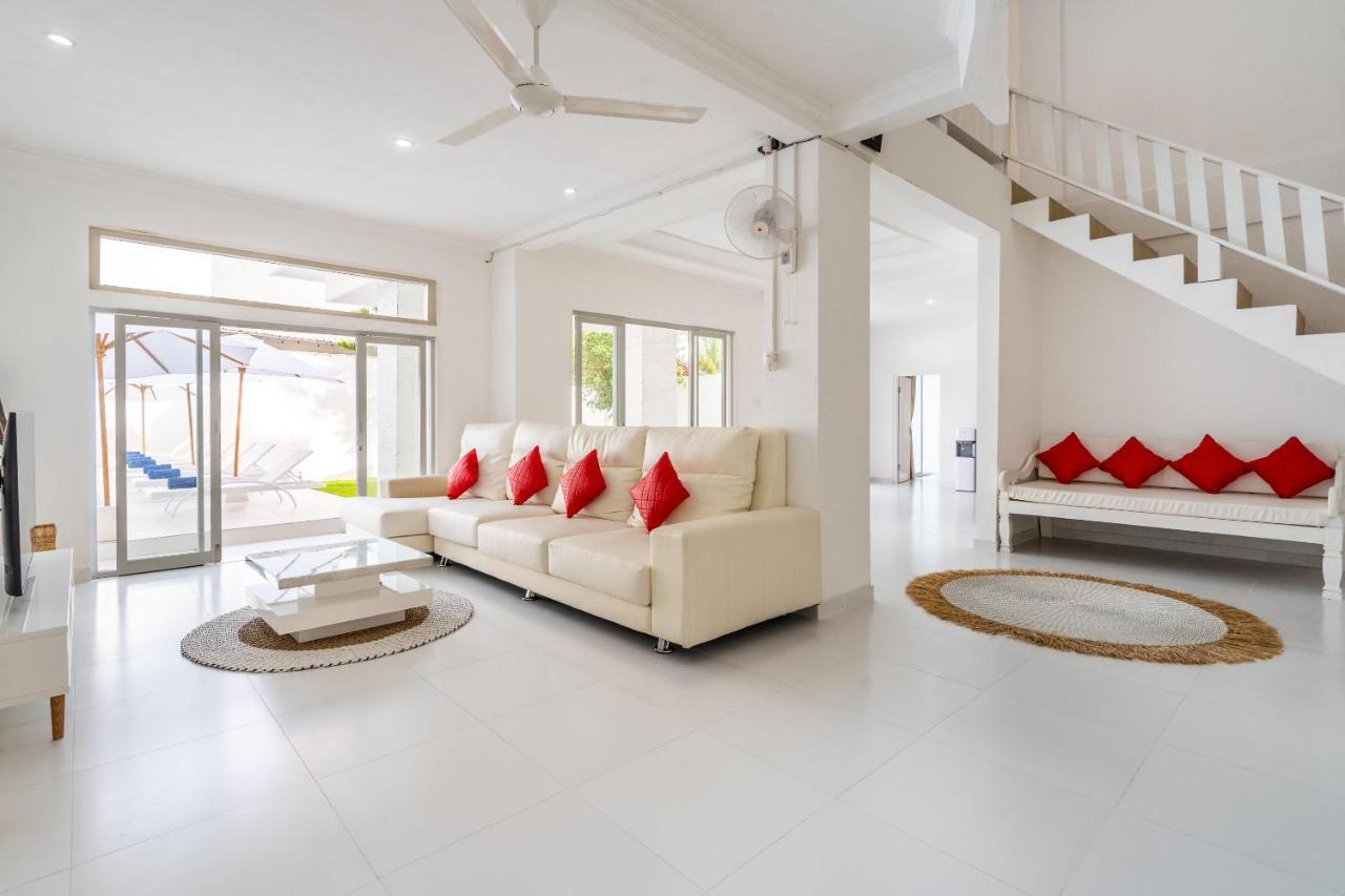 Luxury Minimalist White Angel In Seminyak (Bali)