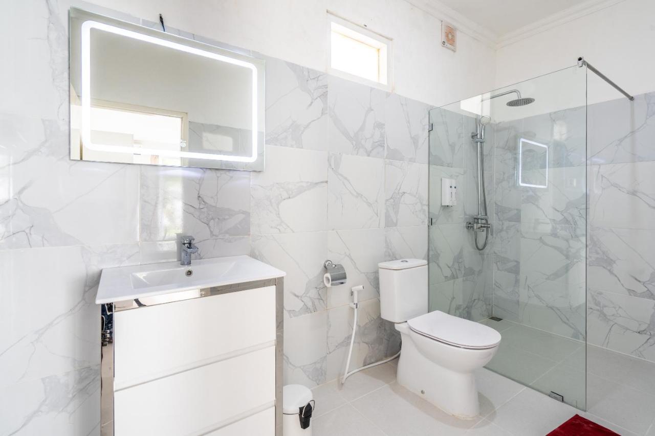 Villa Luxury Minimalist White Angel In Seminyak (Bali)