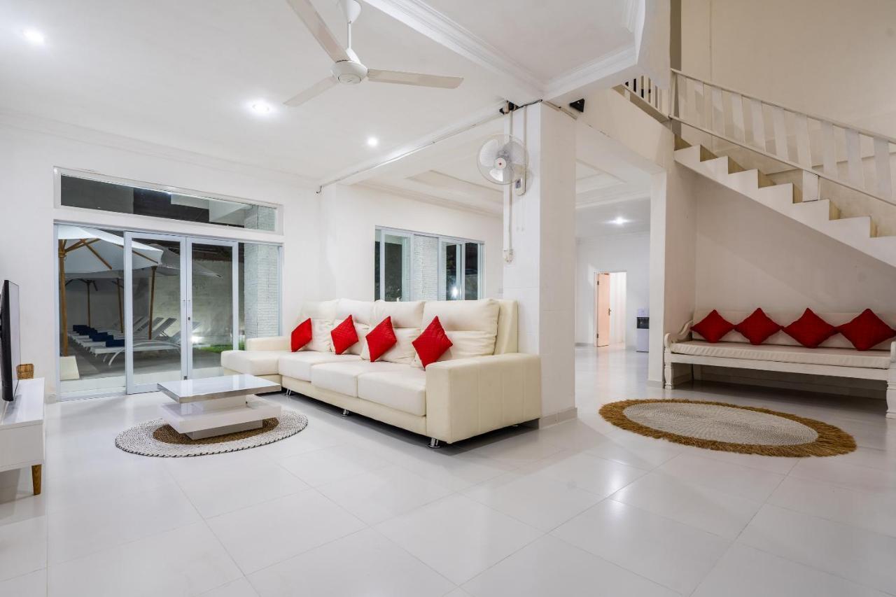 Luxury Minimalist White Angel In Villa Seminyak (Bali)